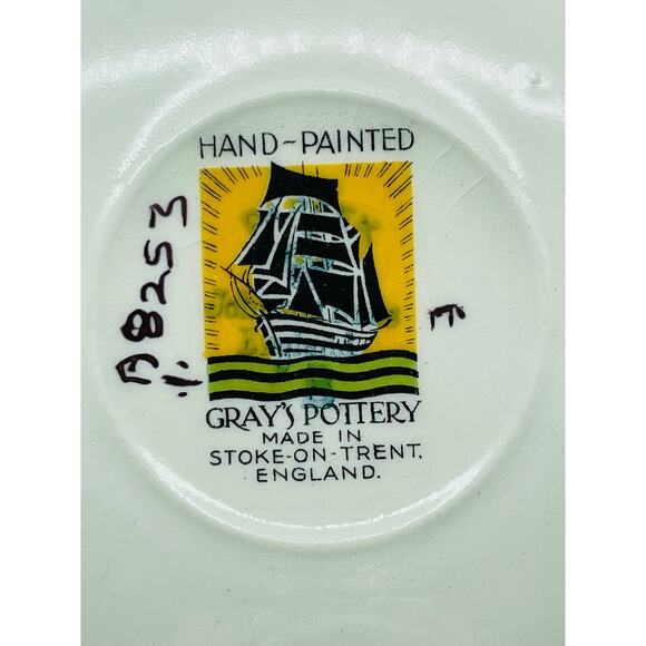 Gray's Pottery Stroke-on-Trent England 8253 hand painted Tea Cup and Saucer - Picture 9 of 10